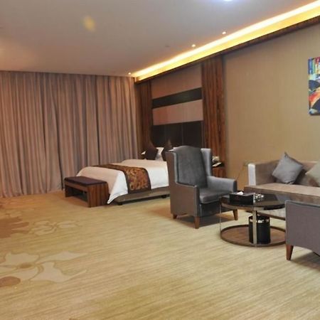 Ehrenburg Hotel ฝอซาน ภายนอก รูปภาพ