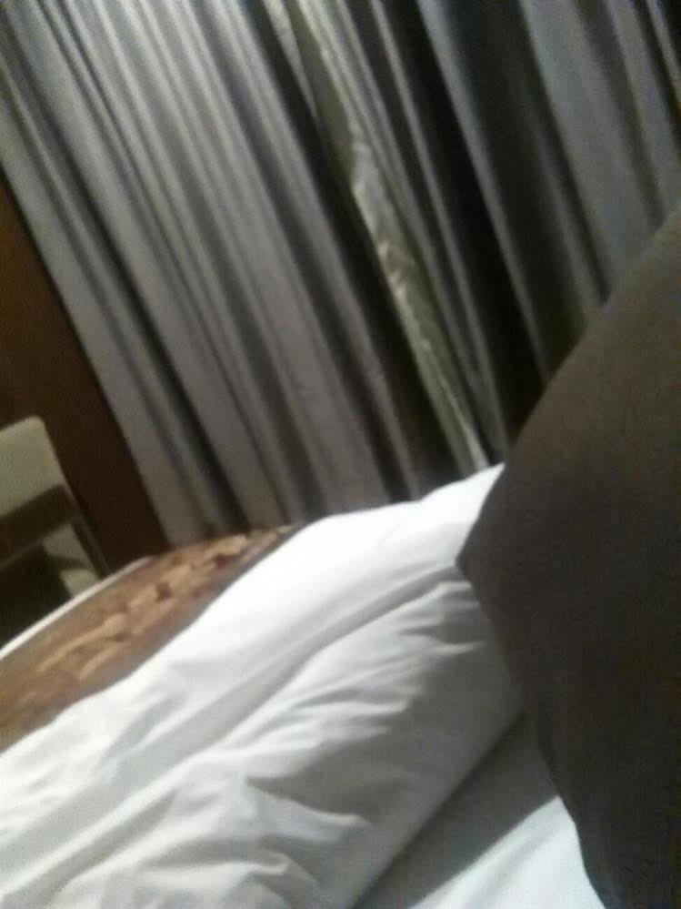 Ehrenburg Hotel ฝอซาน ภายนอก รูปภาพ