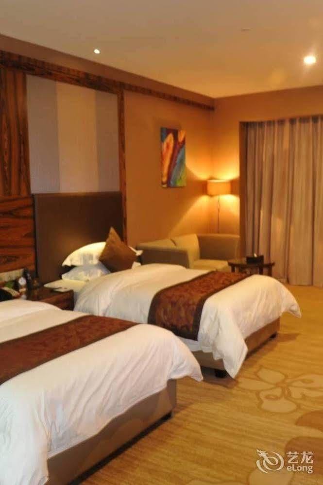 Ehrenburg Hotel ฝอซาน ภายนอก รูปภาพ